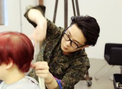 发型师-Hair Co.一间沙龙
