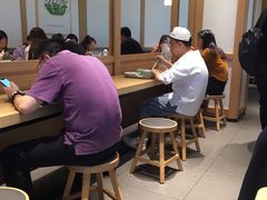 用餐区-老乡鸡(上海品尊国际中心店)