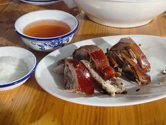 -四更周店烤乳猪