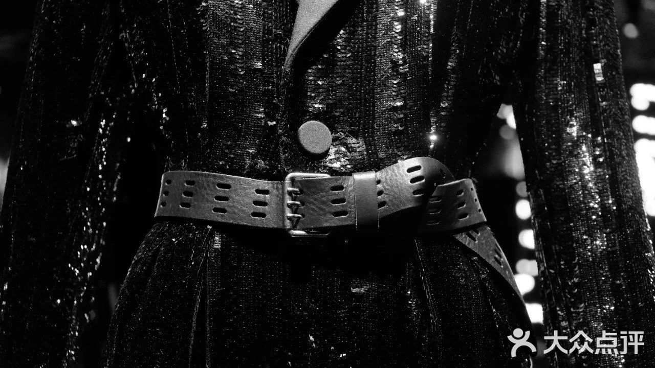 值得刷的商业展之YSL