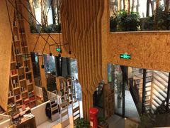 大堂-新华里咖啡书吧(新华书店小寨店)