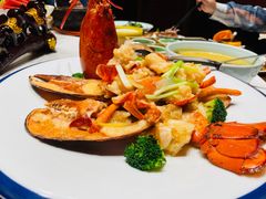 波士顿龙虾-新海渔港·胶东海鲜家常菜·家宴(奥体中心店)
