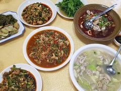 -茅屋大酒店