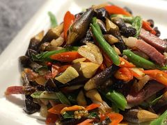 黑鸡枞炒腊肉-泉味道贵州厨房(三里河店)