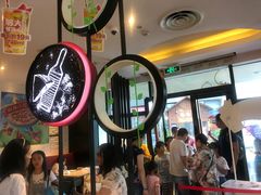 -必胜客(武汉欢乐谷店)