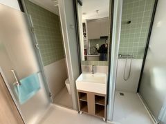 -东方体育中心(地铁站)