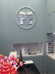 -PE SALON
