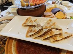 香酥牛肉饼-湖北三五醇酒店·35年新楚菜