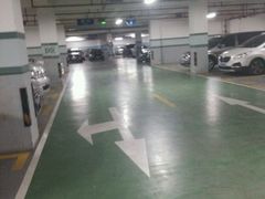 -绿洲中环中心-停车场