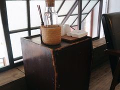 靠窗位-知亘茶食