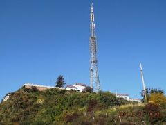 老爷山顶的电视转播站-老爷山风景区