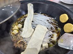 -屯老二农家铁锅炖·行业领军者(梅江店)