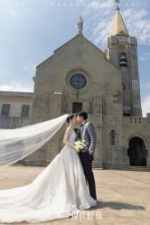 -现代经典婚纱摄影