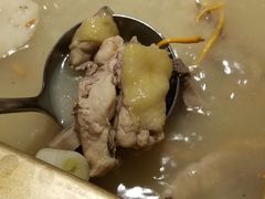 -尚尚仙·酸汤猪手·猪肚鸡火锅(华联万柳购物中心店)