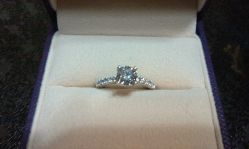 IMG_20121231_181804-威德钻石-克拉钻大本营(南京东路店)