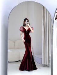 -曼青婚纱礼服馆