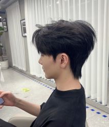 -一家只做男发烫染的店