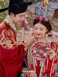 -雪中彩影婚纱摄影·微光艺术中心