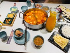 酸汤猪手火锅-小街猪手(团结湖店)