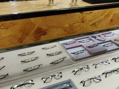 -罗伯特眼镜·蔡司官方授权(罗湖国贸店)