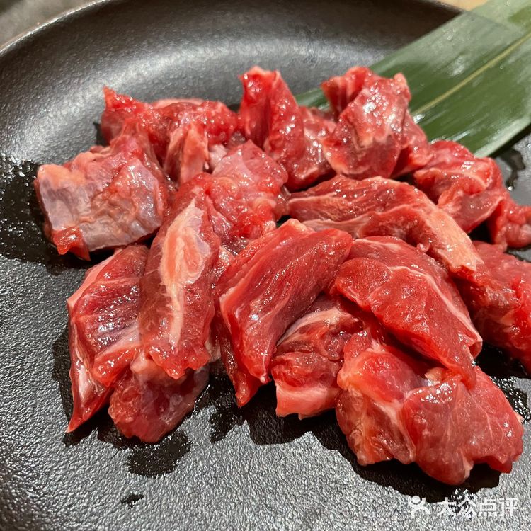 总统府旁有个山洞烤肉？