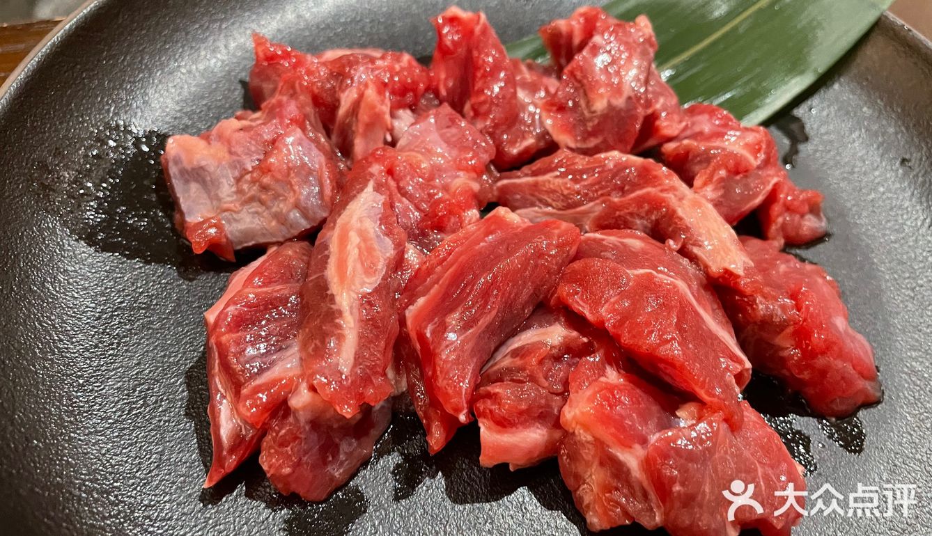 总统府旁有个山洞烤肉？