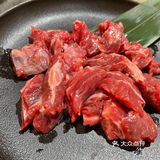 总统府旁有个山洞烤肉？