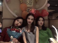 -海底捞火锅(高新万达店)