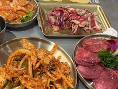 -围炉肉舍•炭烤活鳗•丹东海鲜烤肉(步行街店)
