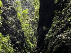 -龙水峡地缝景区