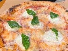 布拉塔四芝士披萨-The Diner X餐厅(青岛万象城店)