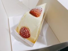 海盐奶油草莓蛋糕-喜茶(深圳欢乐海岸LAB店)