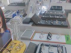 -视野联行眼镜·蔡司·尼康战略合作店(城西银泰店)
