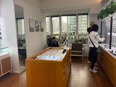 -视野联行眼镜•蔡司•依视路(温江店)