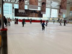 -冰纷万象滑冰场(沈阳万象城店)