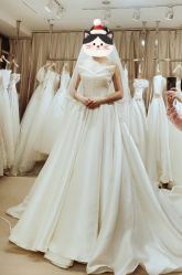 -满庭芳婚纱礼服店