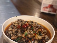 -龙巢盱眙龙虾·牛蛙·烧烤宵夜(八卦岭店)