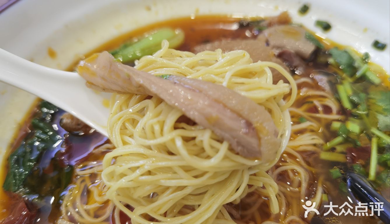 滨江星耀城精品小店，香辣牛杂面爱了爱了！！！