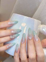 -花岐款式专研健康美甲沙龙