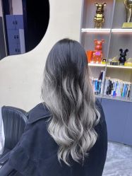 -苑苑发型设计