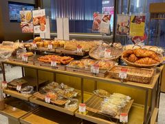 面包甜点陈列柜-西村叔叔的店·面包·甜品·蛋糕(崂山丽达店)