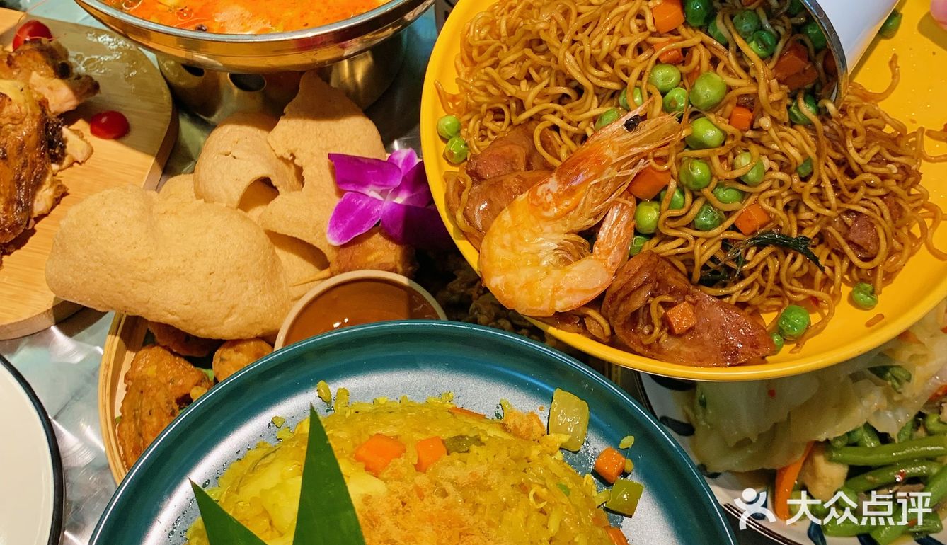 昆明探店｜泰国街边橙色房子里吃泰式大排档