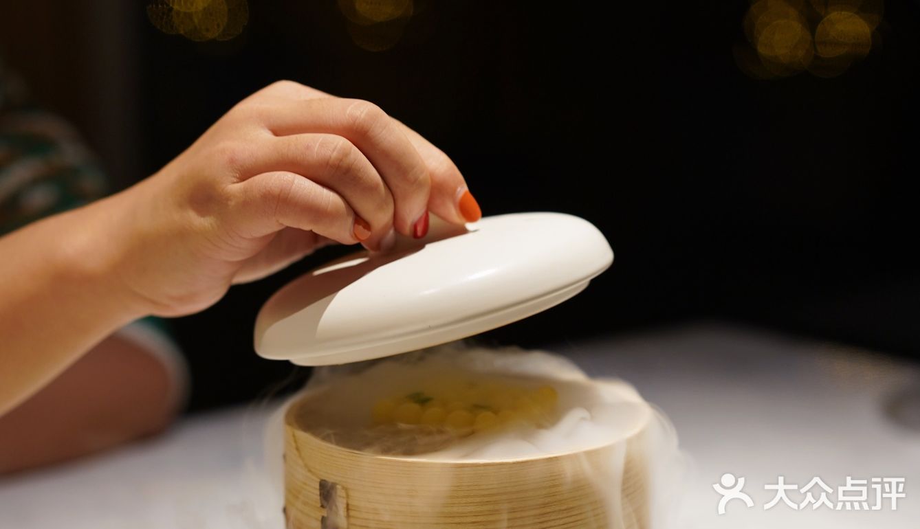 咸蛋黄融入奶油 整块的味道是很均匀平衡的