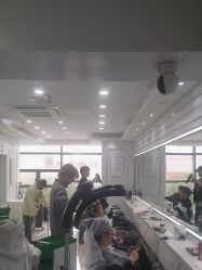 -镁连社·美联社