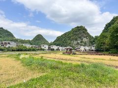 -高荡千年布依古寨旅游景区