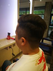 -PE SALON