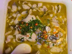 爆款酸菜鱼-醉小酒馆·川菜·江湖菜·重庆菜(观音桥旗舰店)