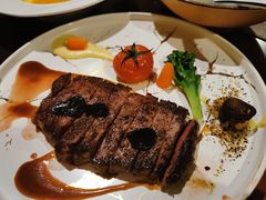 澳洲和牛西冷牛排（M6）-Golden Lily河内巴黎法越料理餐厅(建国西路店)