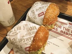 -The Habit Burger Grill 哈比特汉堡(世博店)