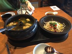 -云海肴·汽锅鸡·云南菜(天山百盛优客店)